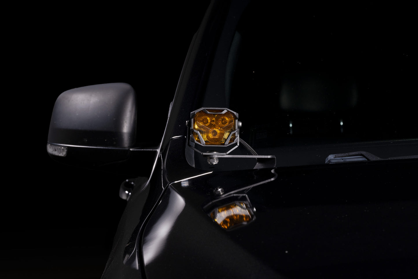 Ditch Light Brackets: Jeep Grand Cherokee (11-22) / Durango (11-24 / Set)