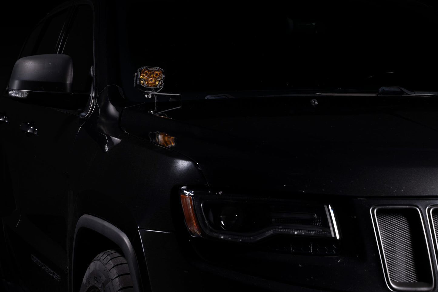 Ditch Light Brackets: Jeep Grand Cherokee (11-22) / Durango (11-24 / Set)