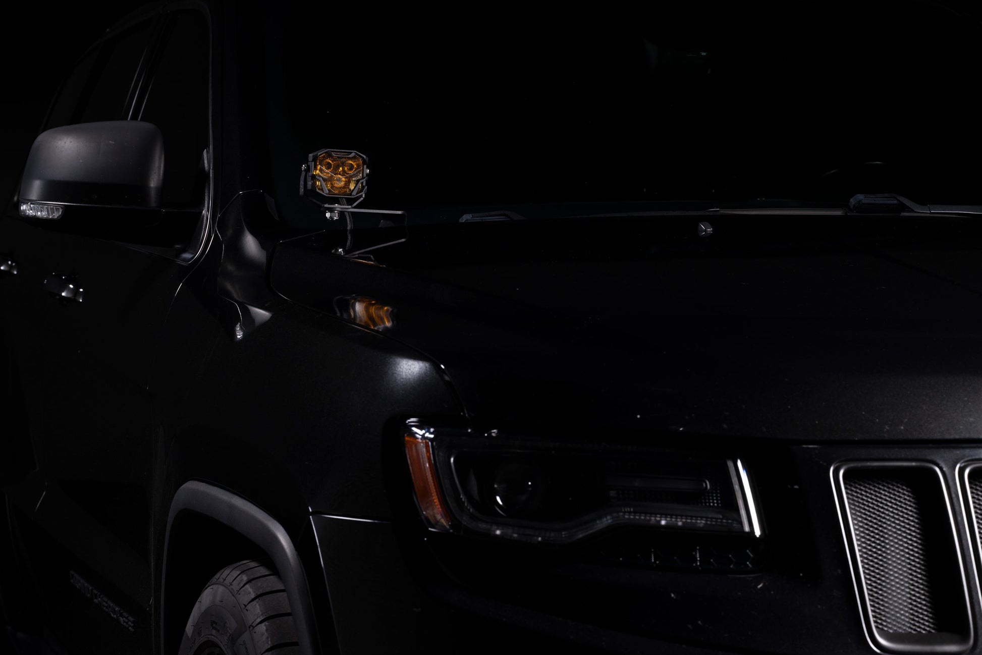 Ditch Light Brackets: Jeep Grand Cherokee (11-22) / Durango (11-24 / Set)