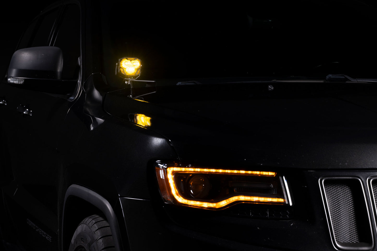 Ditch Light Brackets: Jeep Grand Cherokee (11-22) / Durango (11-24 / Set)