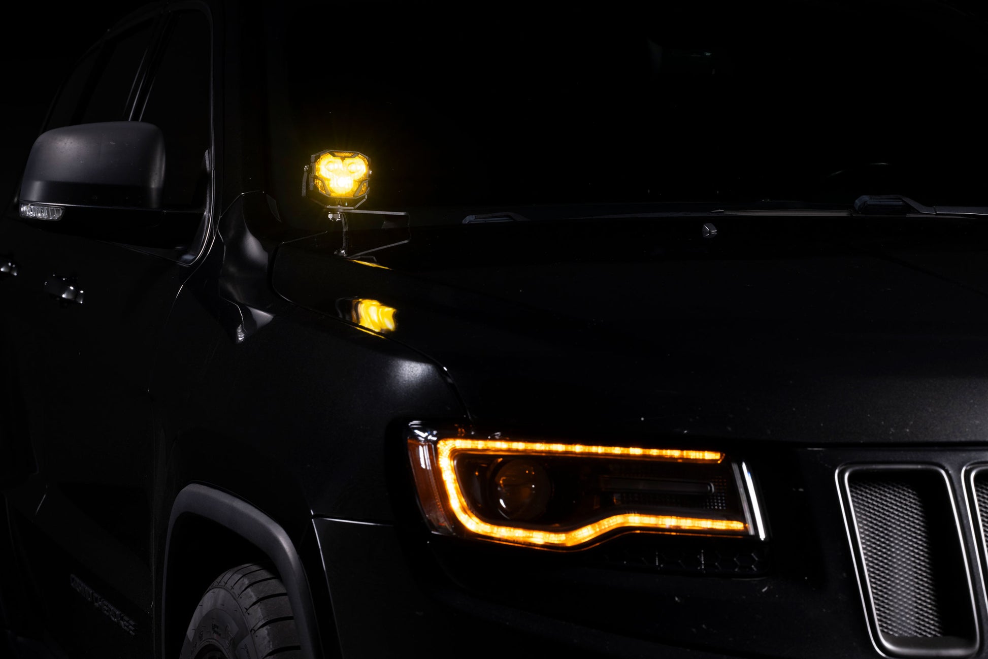 Ditch Light Brackets: Jeep Grand Cherokee (11-22) / Durango (11-24 / Set)