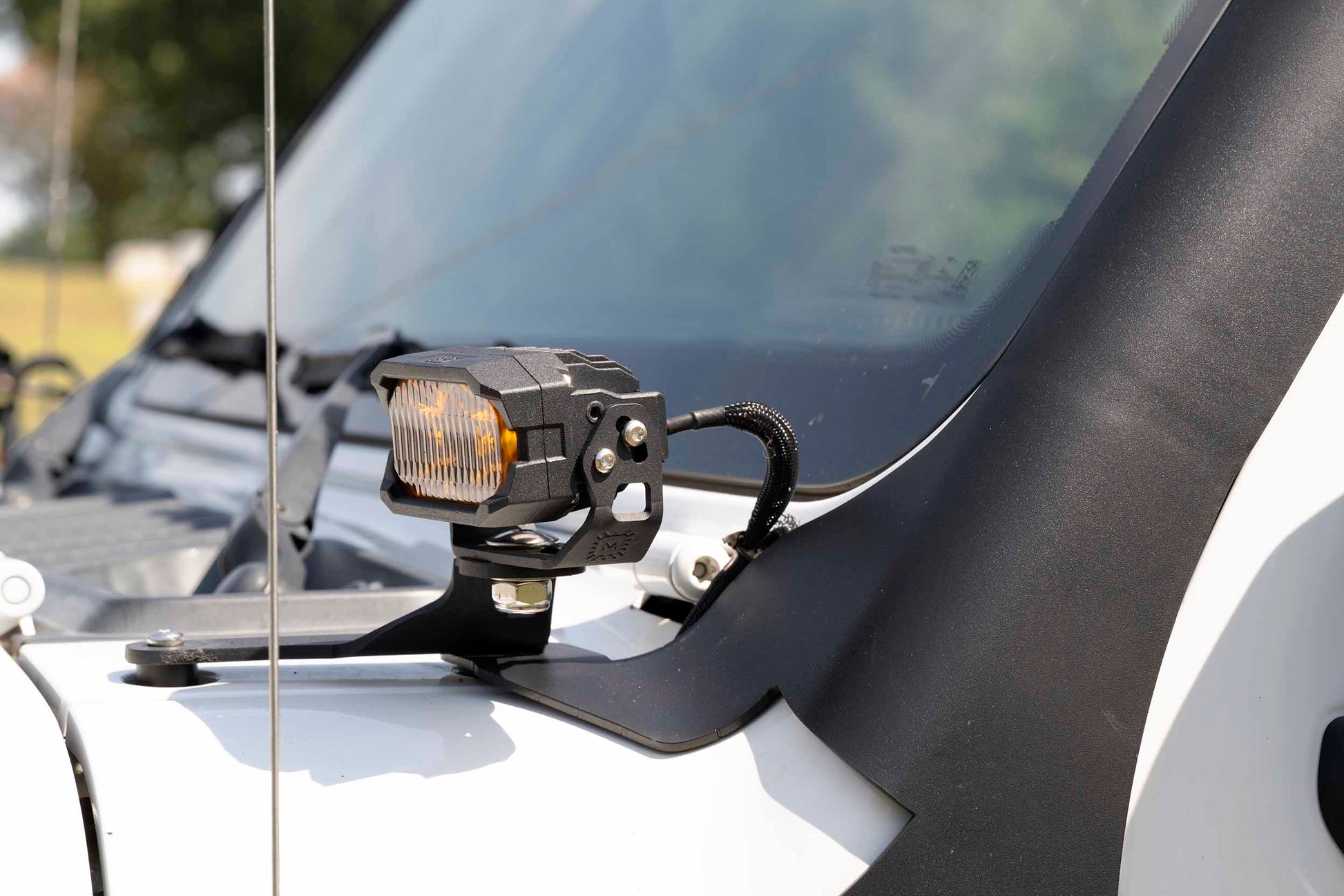 2Banger Bar Kit: Jeep JL/JT (HXB / White)