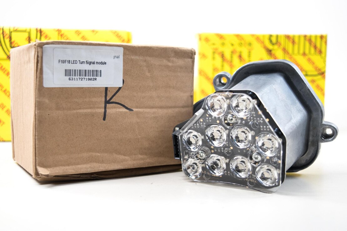 OE Replacement BMW F10F18 Turn Signal Module (RH)