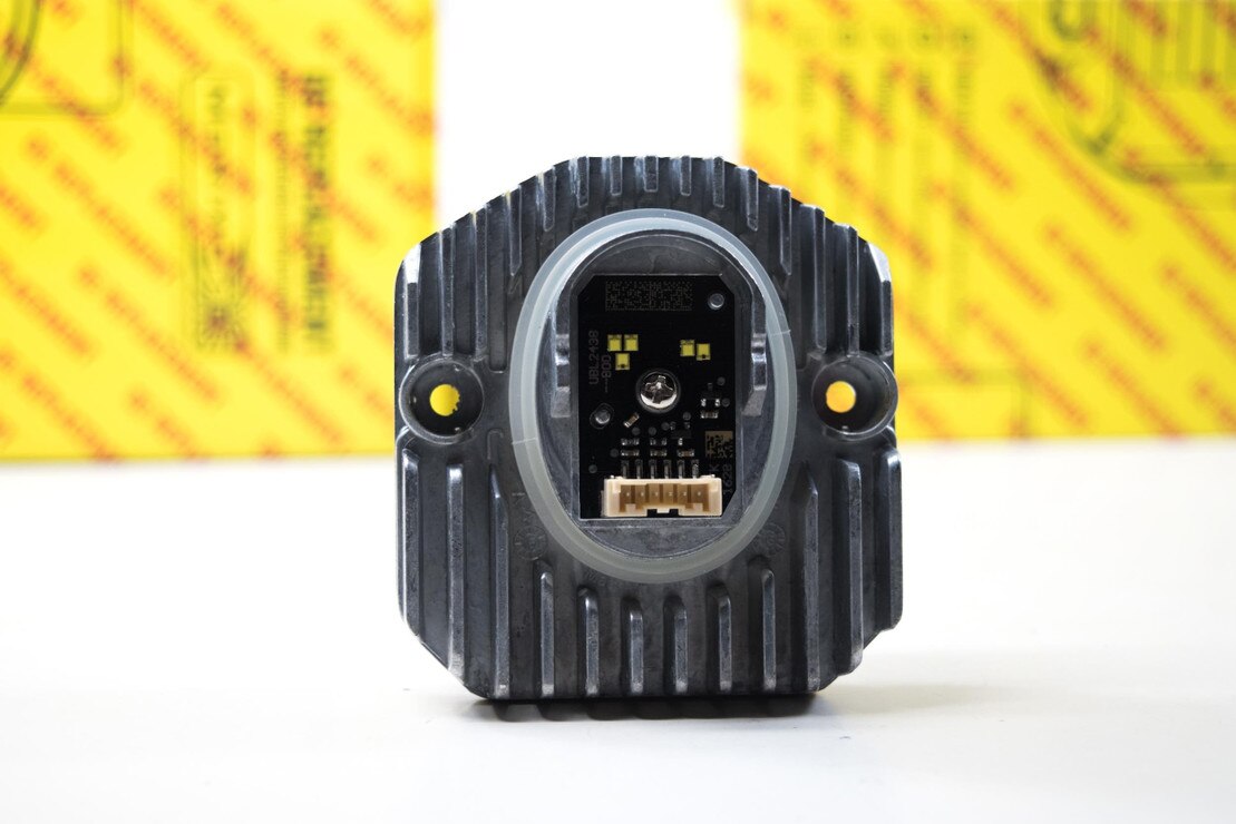 OE Replacement: BMW F01/F02/F03 LCI Turn Signal Module (RH)