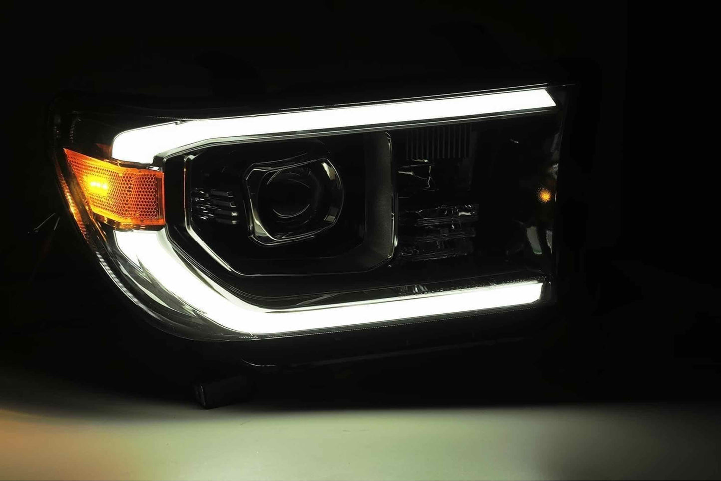 ARex (PRO-Series) Halogen Headlights:: Toyota Tundra (07-13) - Matte Black / Chrome (Set) (w/ Auto-Leveling)