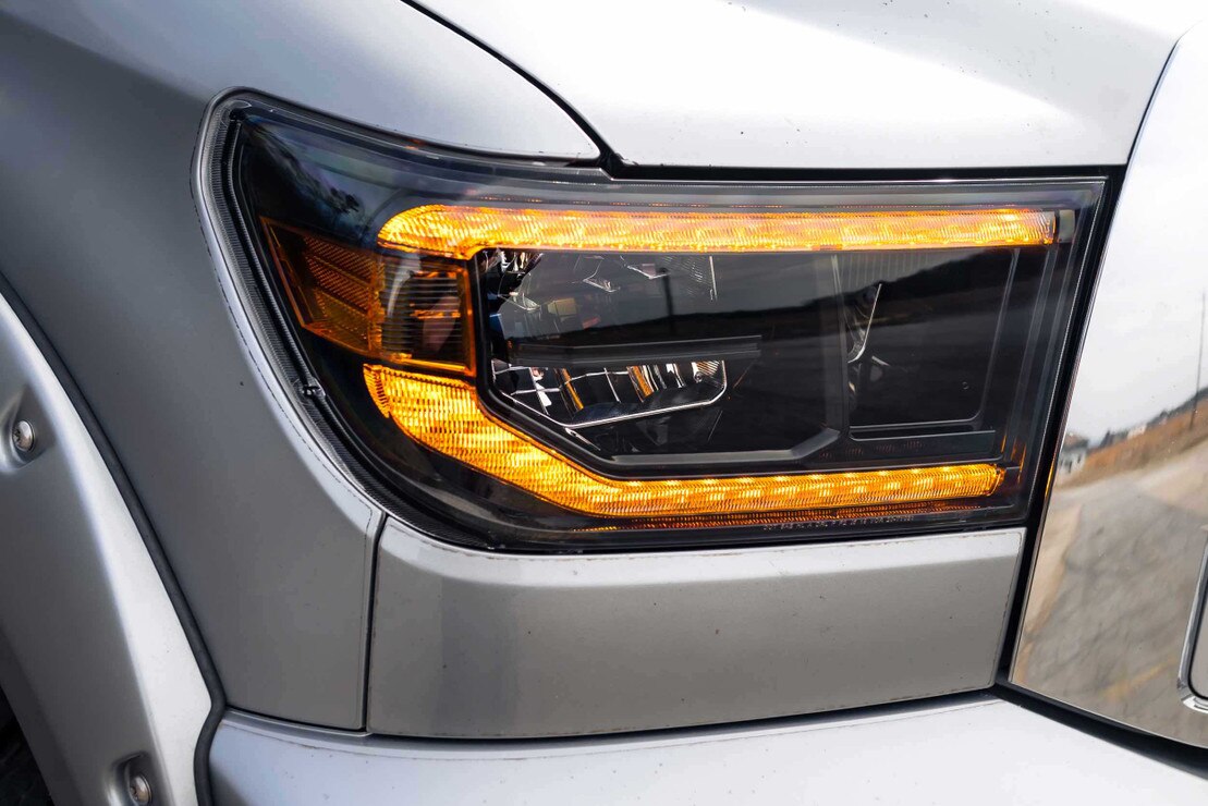 07-13 Toyota Tundra XB LED Headlights ( AMBER DRL )