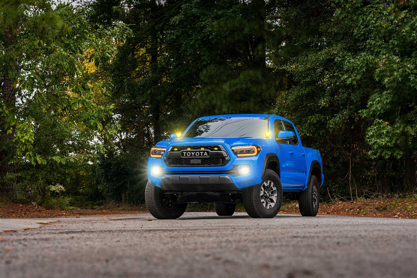 Morimoto 4Banger Ditch Light Kit: 16-23 Tacoma (HXB Yellow SAE Wide Beam)