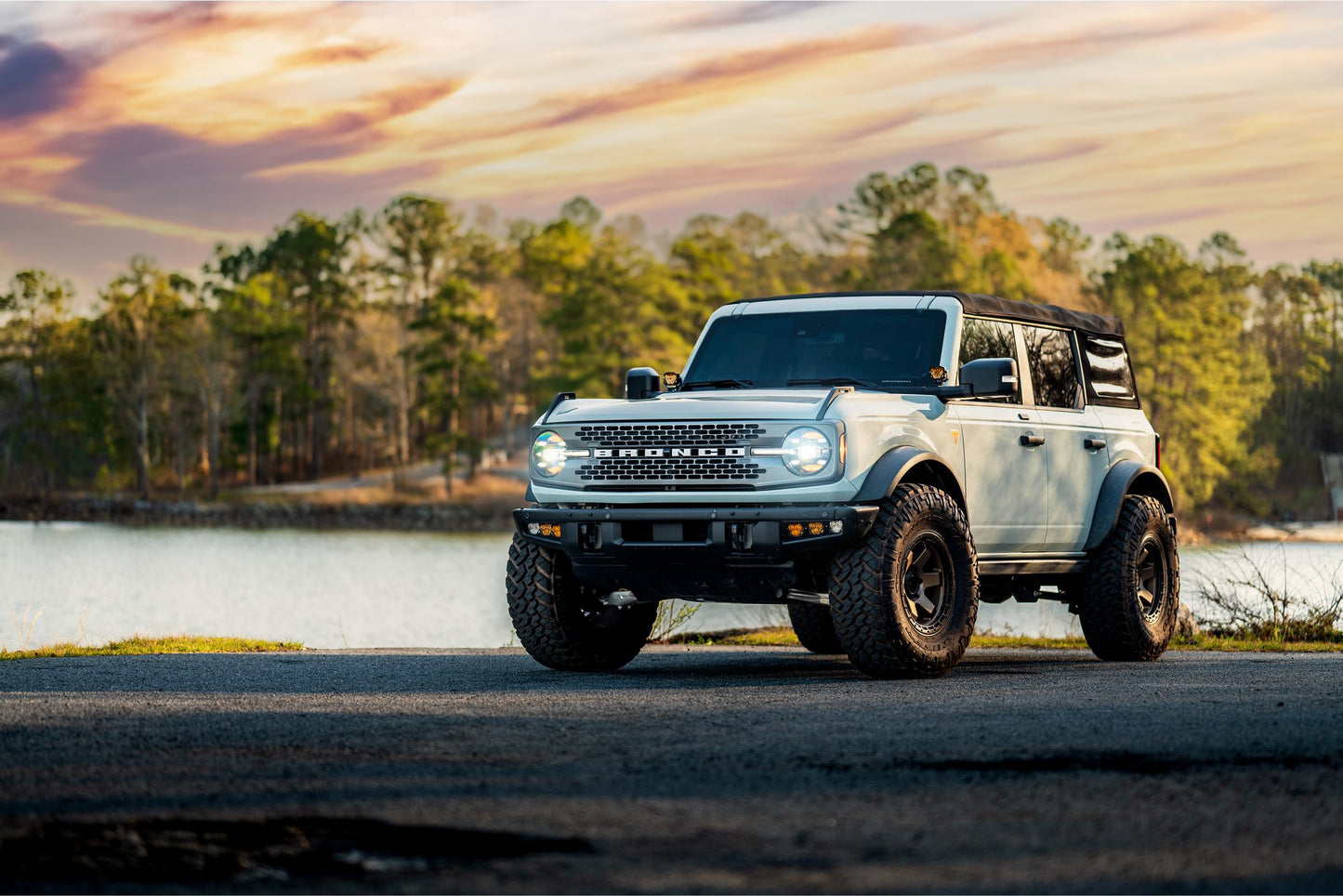 Morimoto 4Banger Triple Fog Kit: Bronco (21+ / Brackets only / Set)