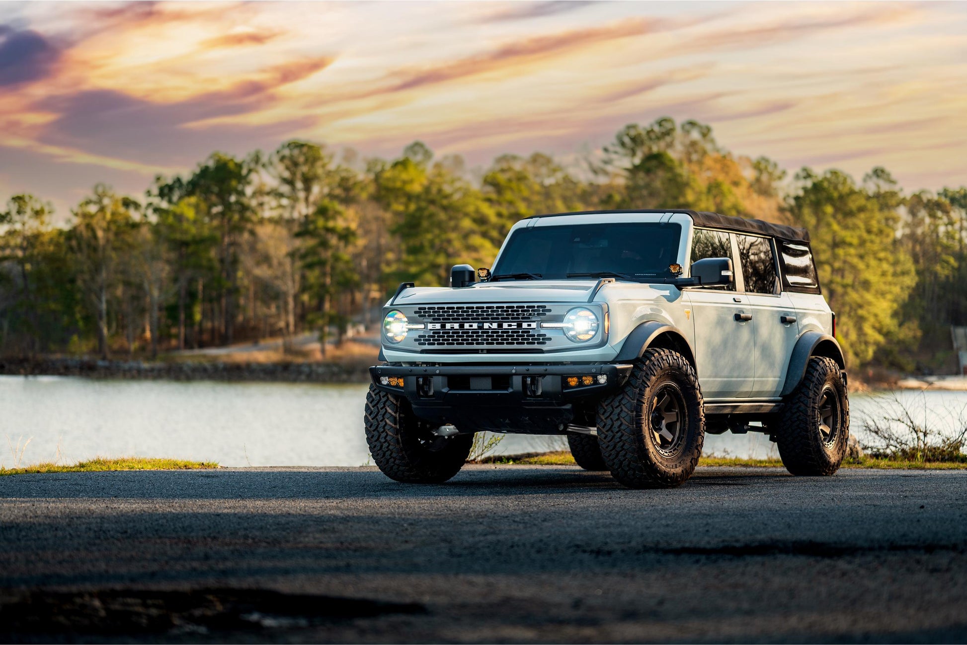Morimoto 4Banger Triple Fog Kit: Bronco (21+ / Brackets only / Set)